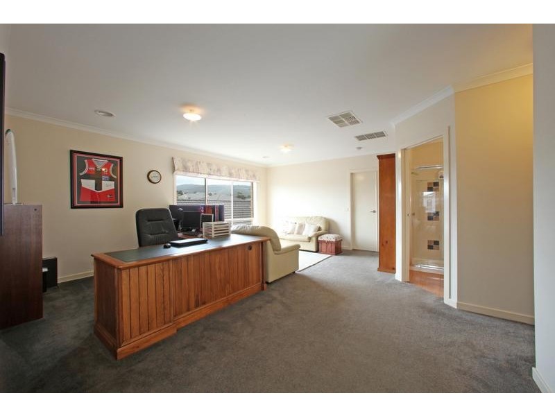 10 Monbulk Crescent, Rowville VIC 3178