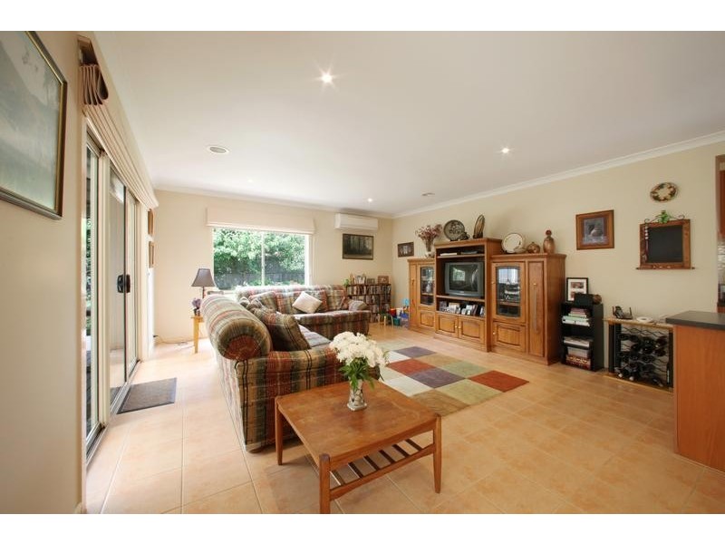 10 Monbulk Crescent, Rowville VIC 3178