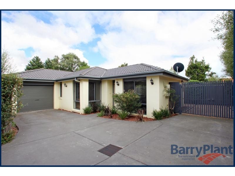 2/35 Spruce Drive, Rowville VIC 3178