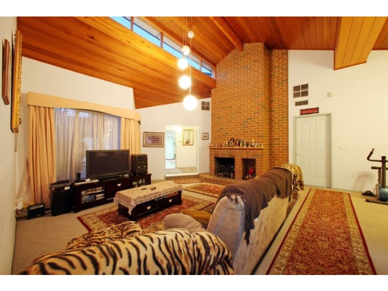 6 Nagle Court, Rowville VIC 3178