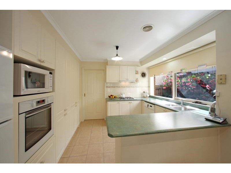 30 Fernlea Avenue, Rowville VIC 3178