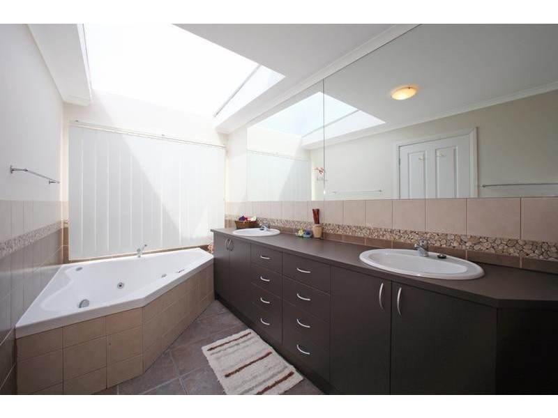 3 Allora Avenue, Ferntree Gully VIC 3156