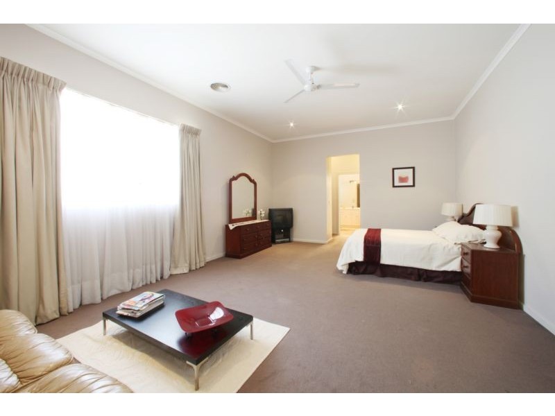 15 Eli Court, Rowville VIC 3178