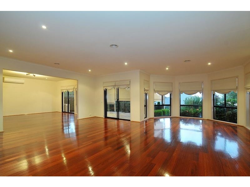 73 Oaktree Rise, Lysterfield VIC 3156