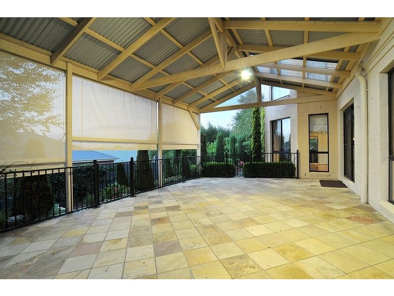 73 Oaktree Rise, Lysterfield VIC 3156