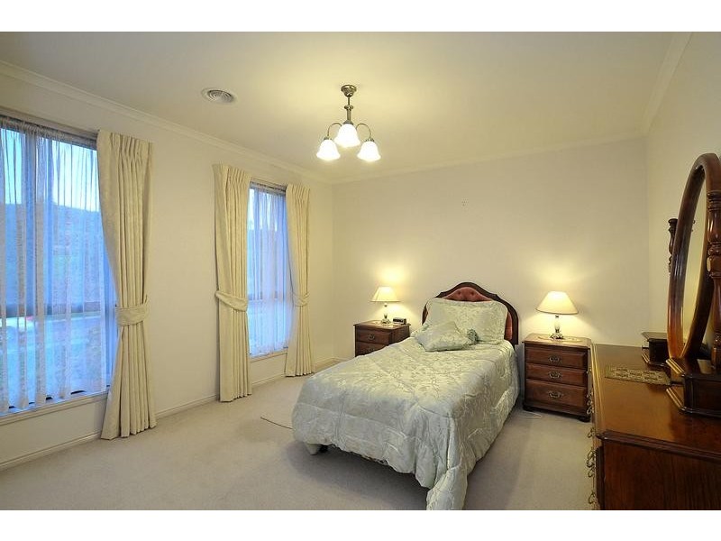 73 Oaktree Rise, Lysterfield VIC 3156