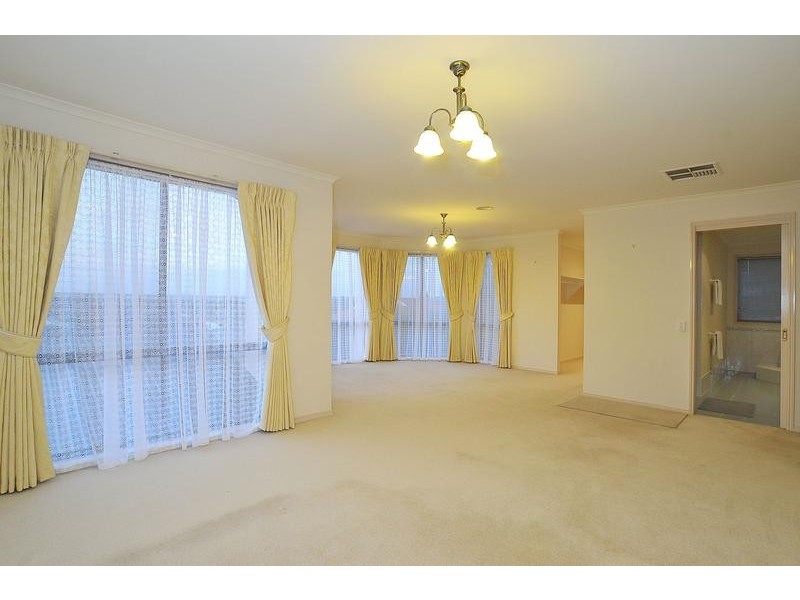 73 Oaktree Rise, Lysterfield VIC 3156