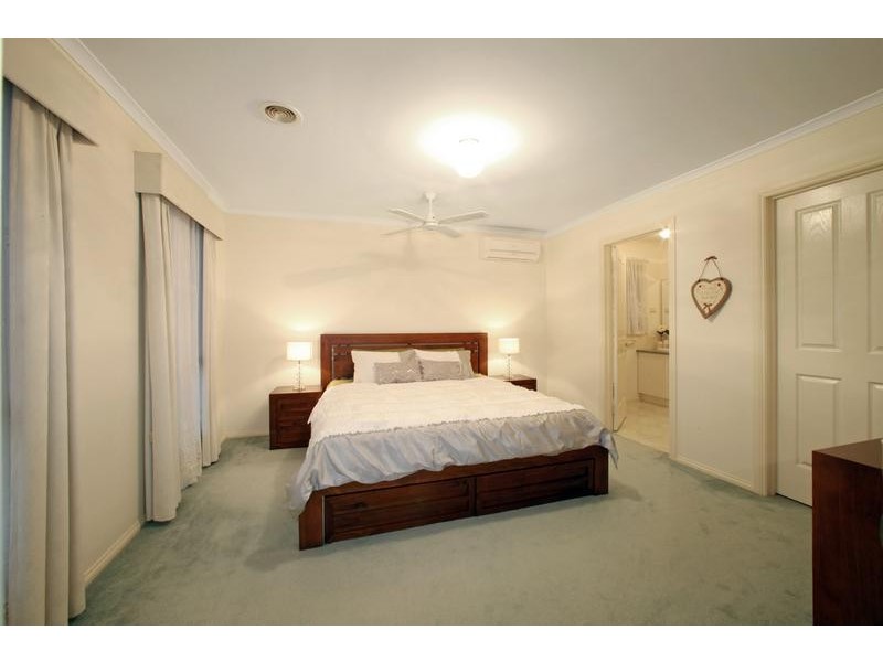 4 Jenna Court, Rowville VIC 3178