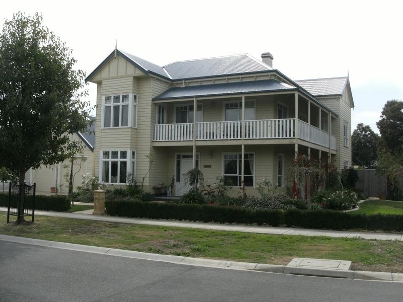 24 Koolamara Boulevard, Ferntree Gully VIC 3156