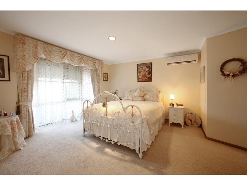 10 Kempston Court, Rowville VIC 3178