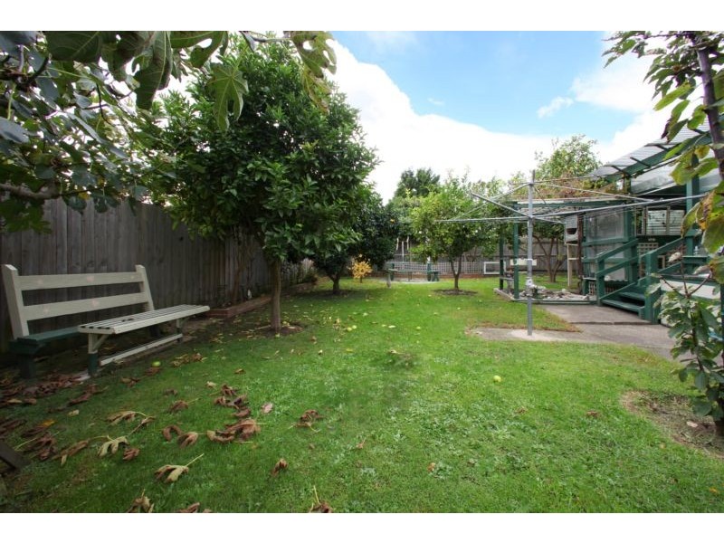 13 Heathmere Crescent, Endeavour Hills VIC 3802