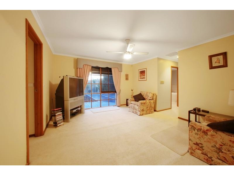 1 Edsall Close, Rowville VIC 3178