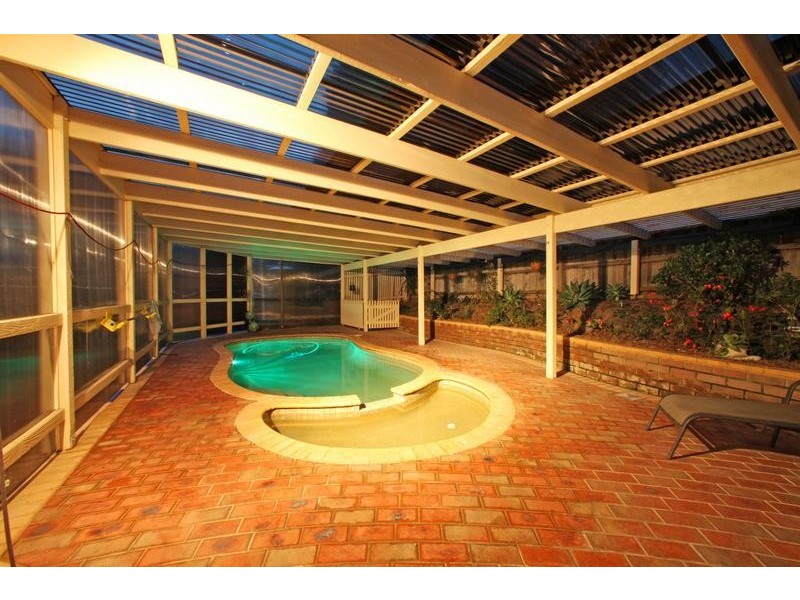 1 Edsall Close, Rowville VIC 3178