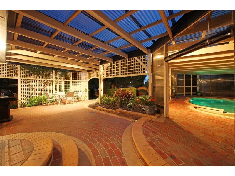 1 Edsall Close, Rowville VIC 3178