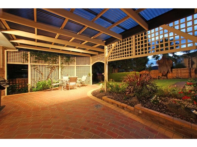 1 Edsall Close, Rowville VIC 3178