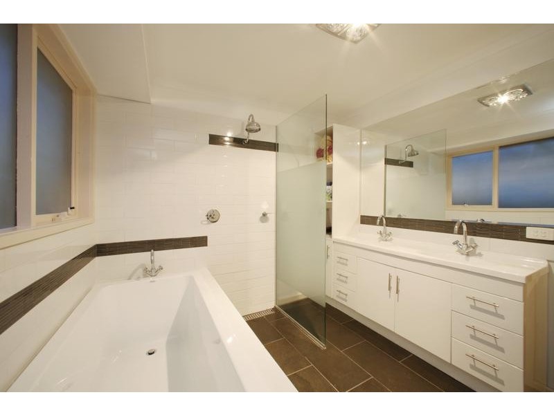 126 Murrindal Drive, Rowville VIC 3178