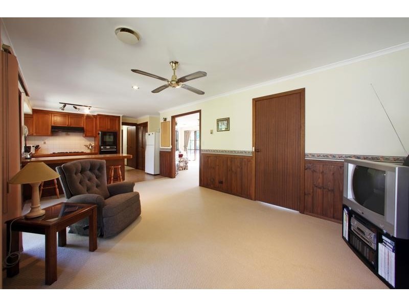 6 Severn Crescent, Rowville VIC 3178