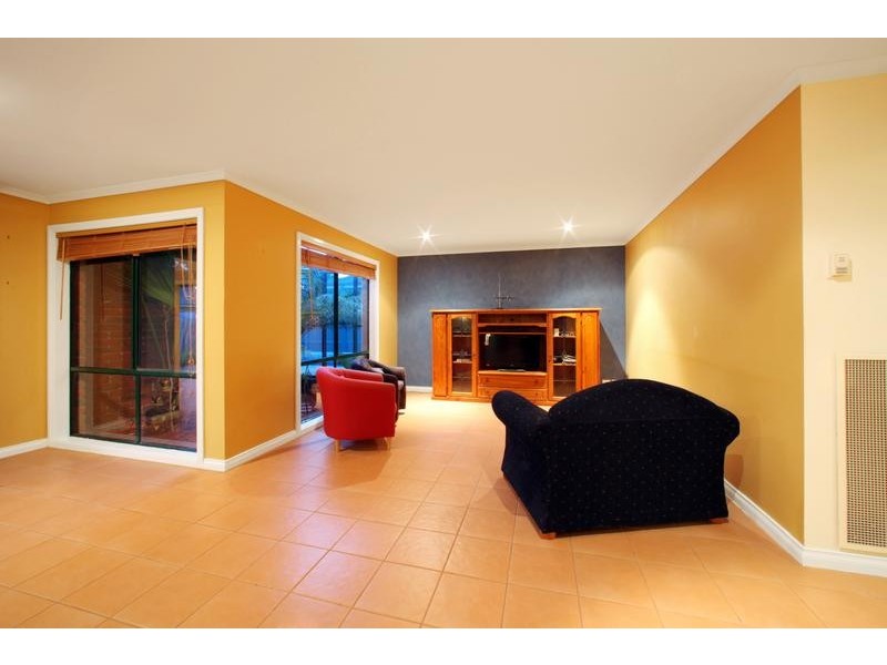 15 Moama Place, Rowville VIC 3178