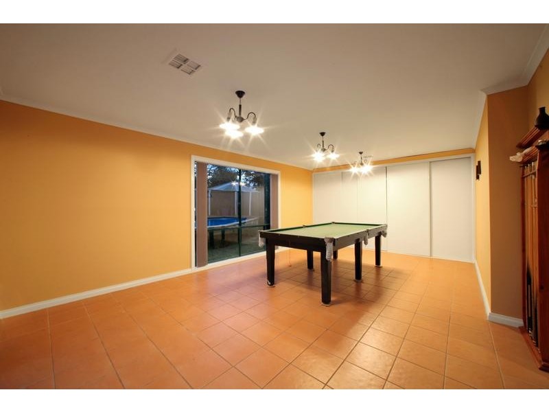 15 Moama Place, Rowville VIC 3178