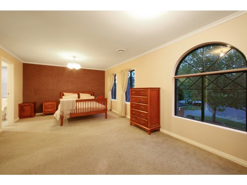 15 Moama Place, Rowville VIC 3178