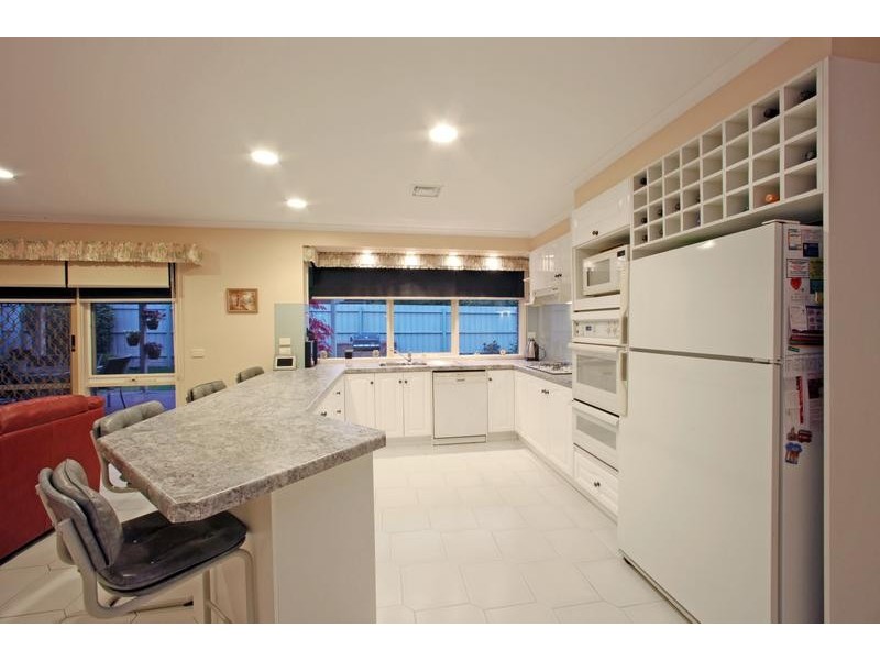 25 Bridgewater Way, Rowville VIC 3178