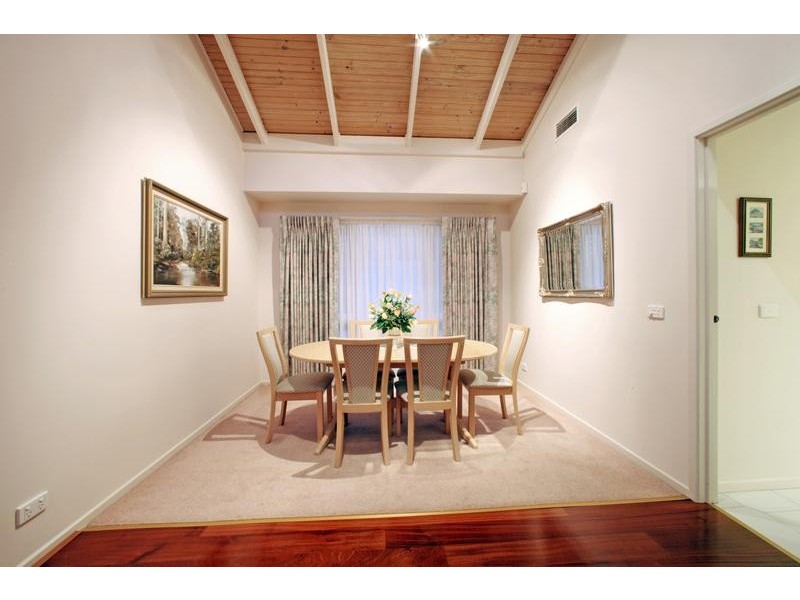 25 Bridgewater Way, Rowville VIC 3178