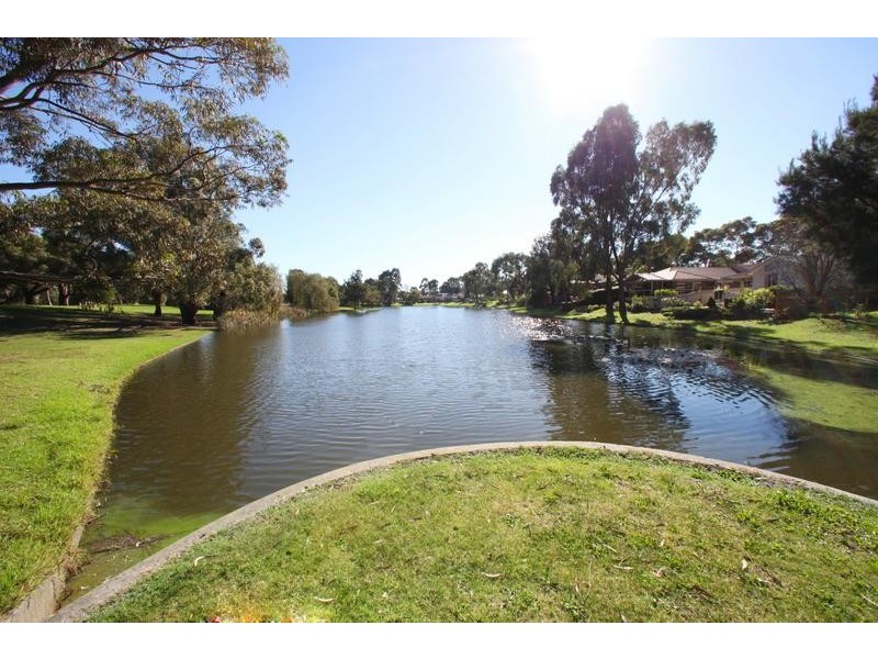 25 Bridgewater Way, Rowville VIC 3178