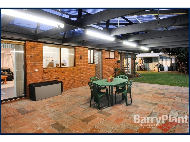 1 Bellfield Drive, Lysterfield VIC 3156