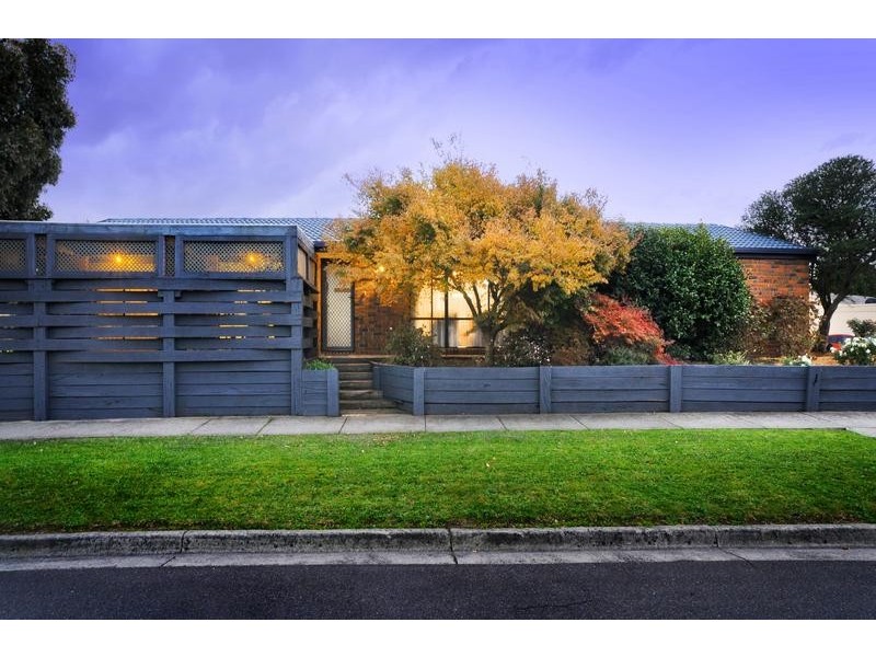 1 Bellfield Drive, Lysterfield VIC 3156