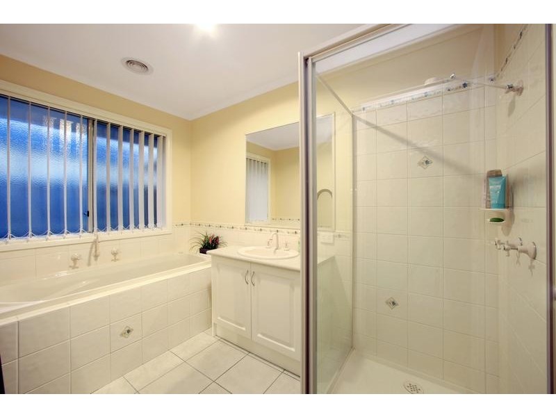 19 Ellendale Street, Rowville VIC 3178