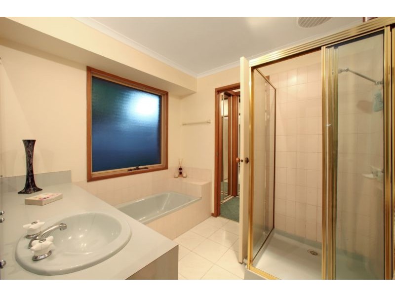 36 Turramurra Drive, Rowville VIC 3178