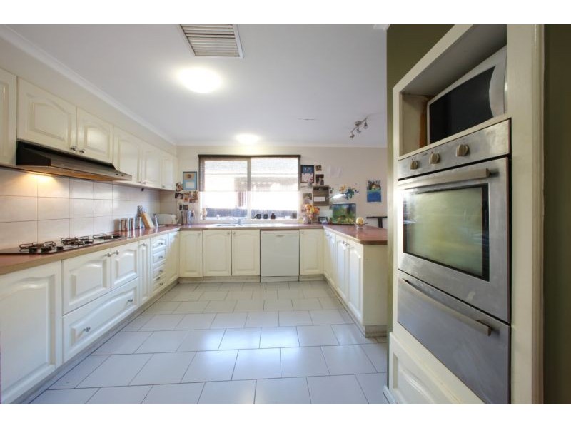 21 Clondara Drive, Rowville VIC 3178