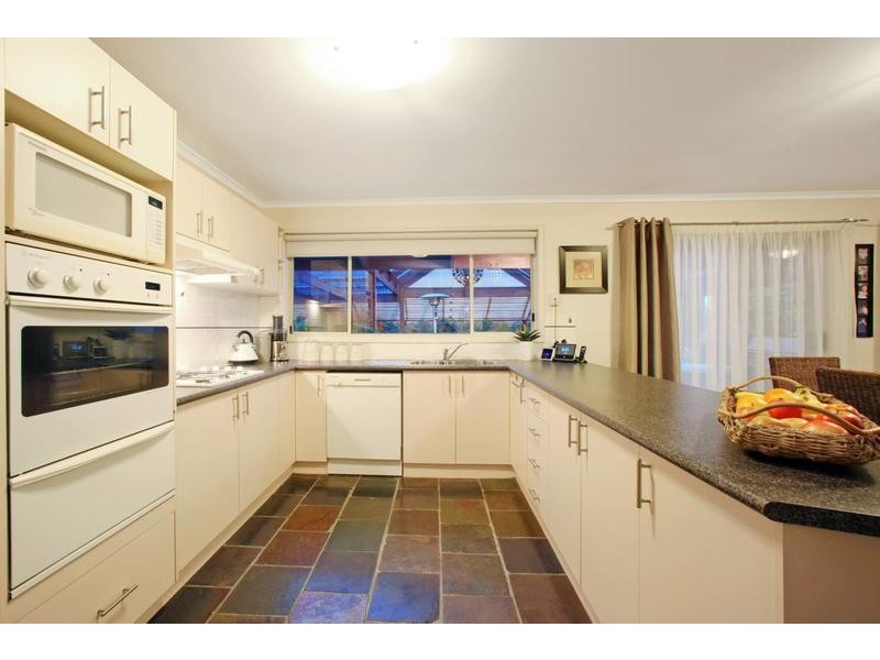 24 Park Road, Lysterfield VIC 3156