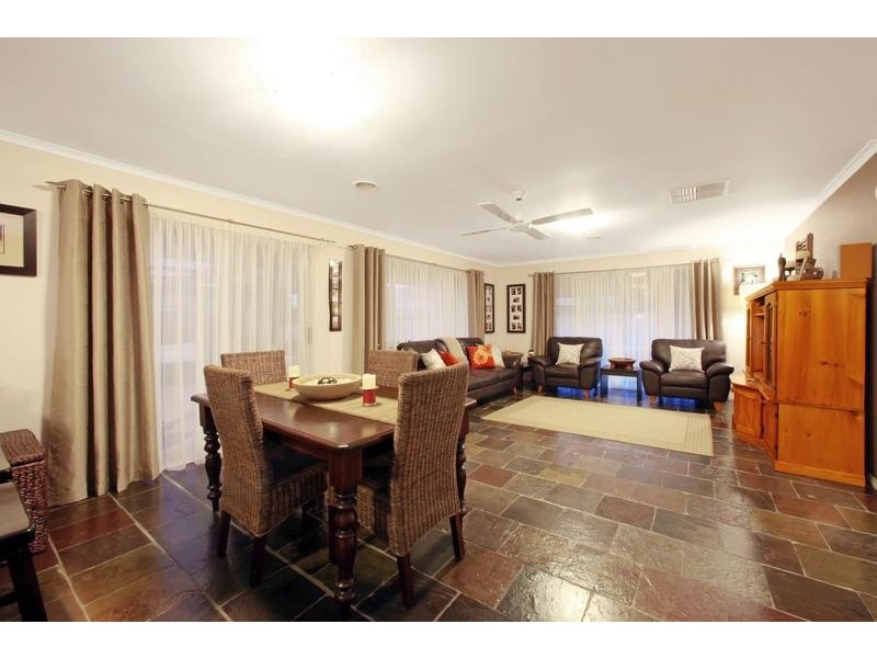 24 Park Road, Lysterfield VIC 3156