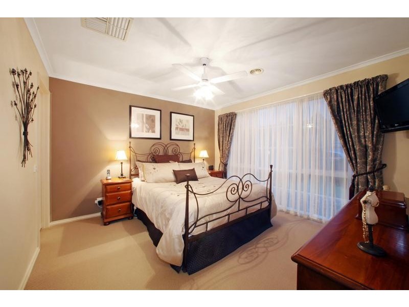 24 Park Road, Lysterfield VIC 3156