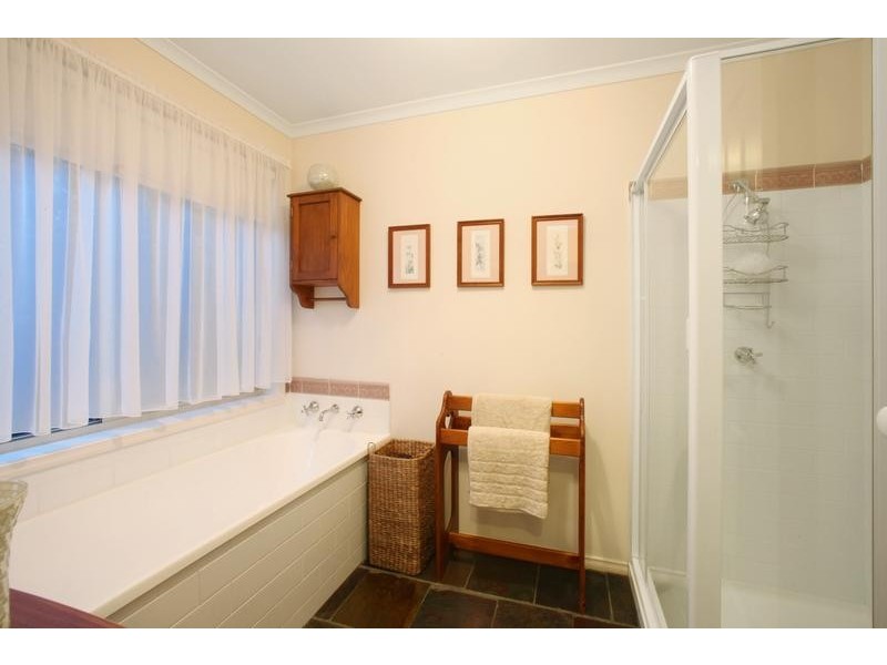 24 Park Road, Lysterfield VIC 3156