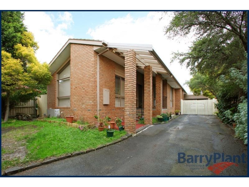 6 Rhonda Close, Endeavour Hills VIC 3802