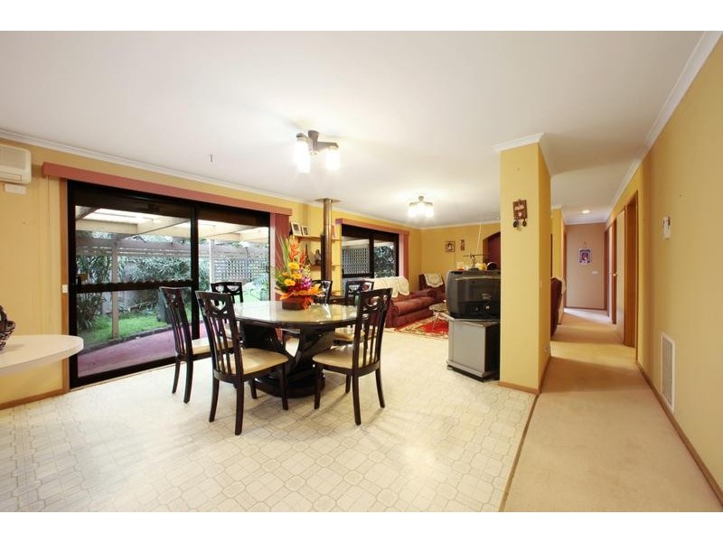 6 Rhonda Close, Endeavour Hills VIC 3802