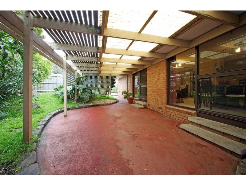 6 Rhonda Close, Endeavour Hills VIC 3802