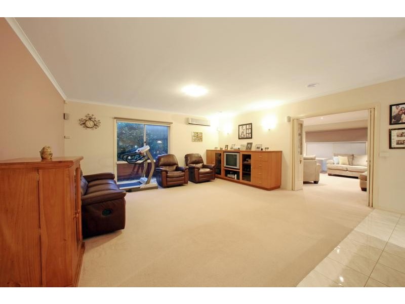 96 Oaktree Rise, Lysterfield VIC 3156
