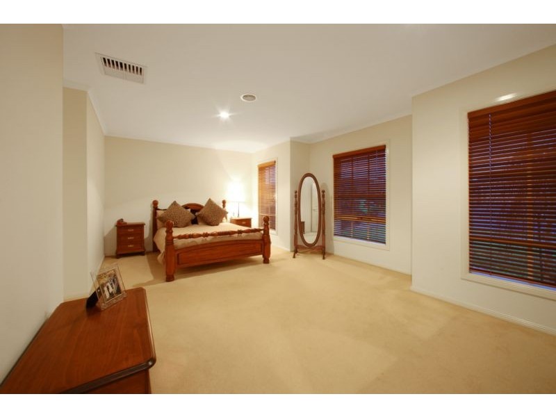 3 Langhorne Crescent, Rowville VIC 3178