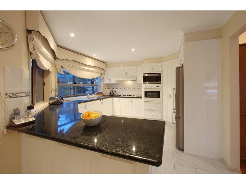 6 Oaktree Rise, Lysterfield VIC 3156