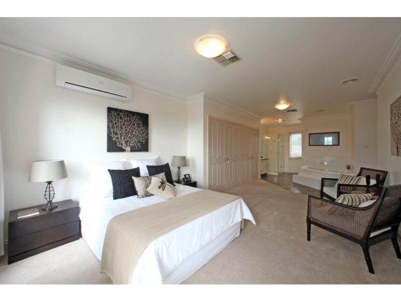 4 Filmer Court, Rowville VIC 3178