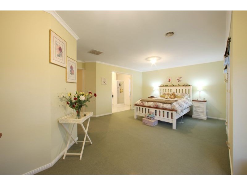 48 Golding Avenue, Rowville VIC 3178