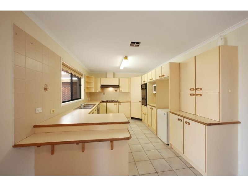 42 Spruce Drive, Rowville VIC 3178