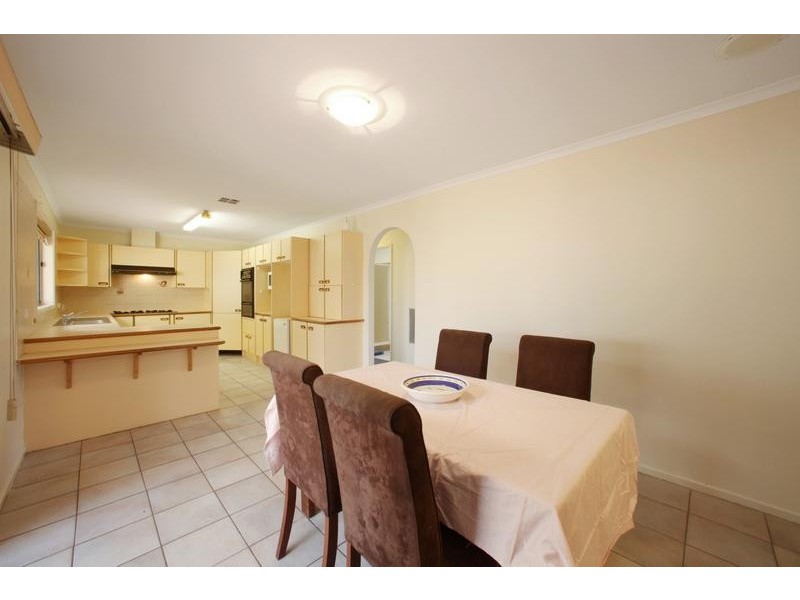 42 Spruce Drive, Rowville VIC 3178