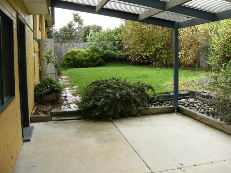 18 Horner Close, Knoxfield VIC 3180