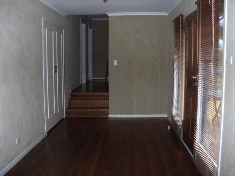 18 Horner Close, Knoxfield VIC 3180