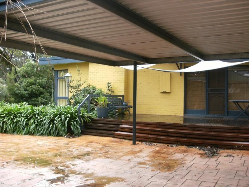 18 Horner Close, Knoxfield VIC 3180