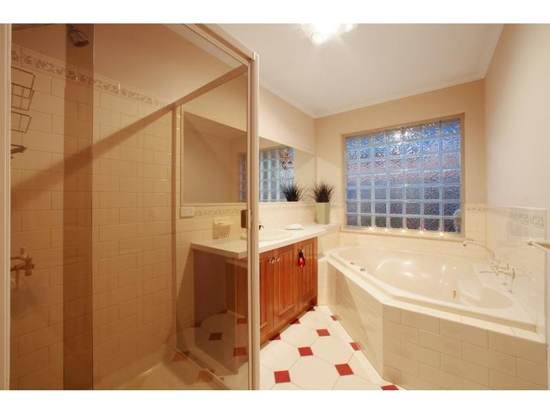 22 Longwood Close, Rowville VIC 3178